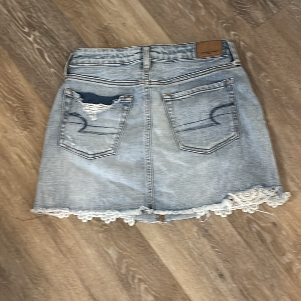 American eagle distressed acid wash lace detail mini skirt size 2 - Picture 3 of 10